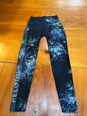 Rare! With x Peloton floral leggings size Small